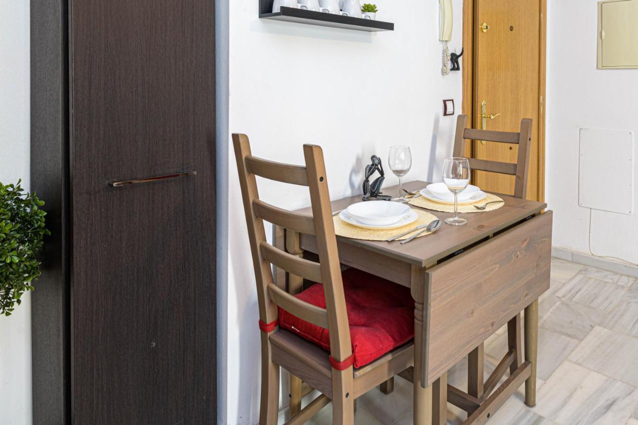Wintowinrentals Coqueto Apartamento En El Centro De Malaga Ngoại thất bức ảnh